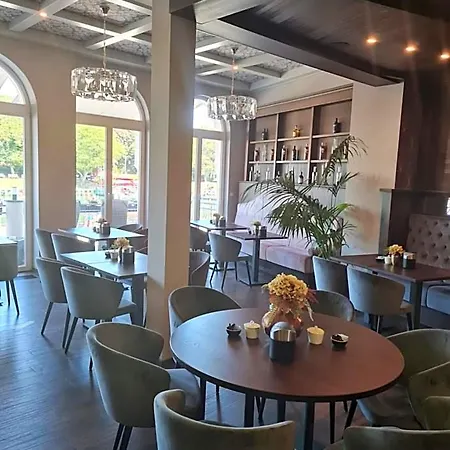 贝尔福德雷尔酒店